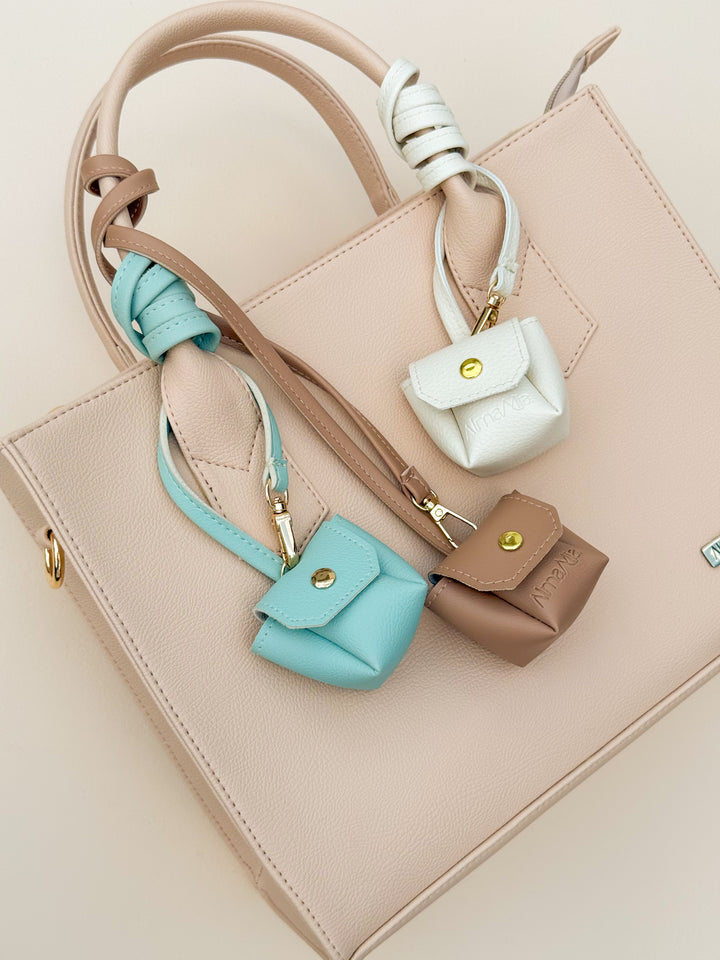 charm AlmiaMia y Titta