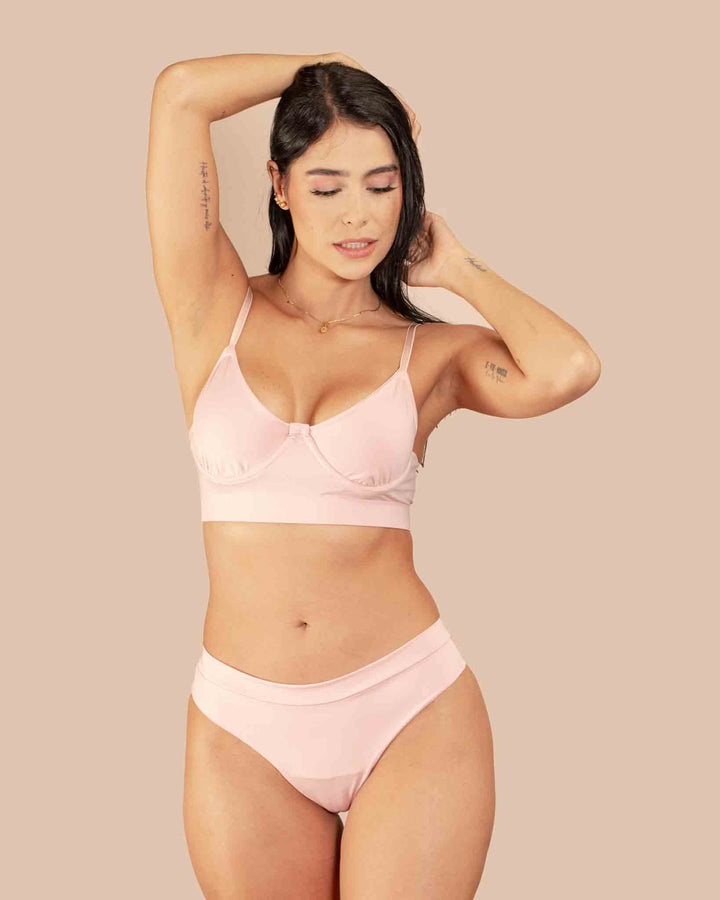 Conjunto Camellia Con Tanga